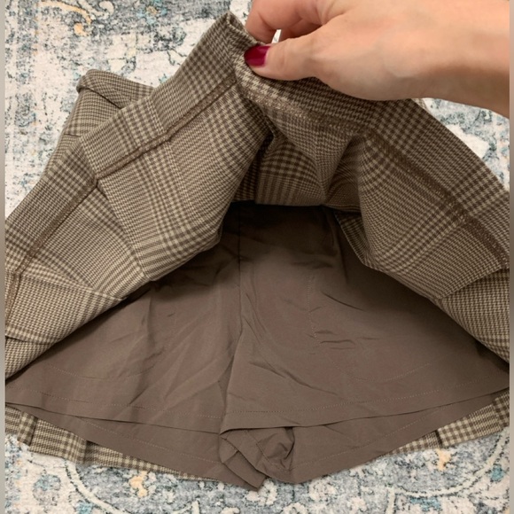 NWOT Hollister Mid-Rise Pleated Mini Skort in Light Brown Plaid XXS - Picture 5 of 5